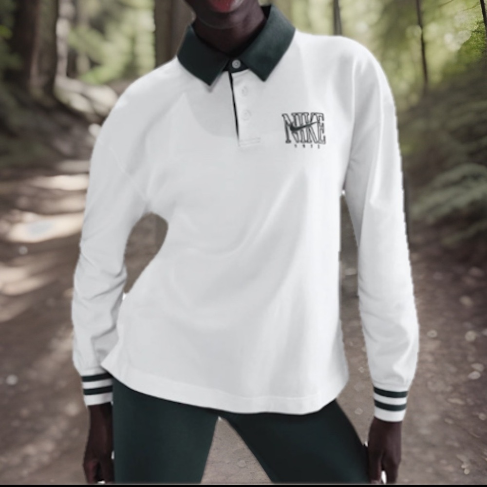 Nike Sportswear Women's Essential Oversized Long-Sleeve W/Embroidered Logo Polo